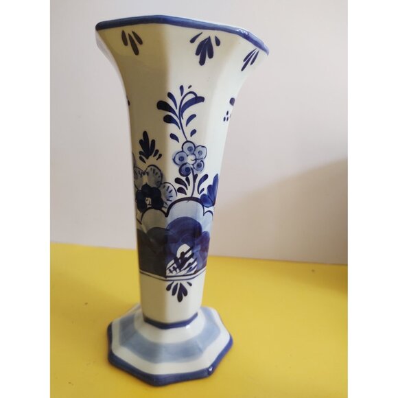 Vintage large 8.5" Delft Hand Painted Blue & White Vase - Picture 2 of 12